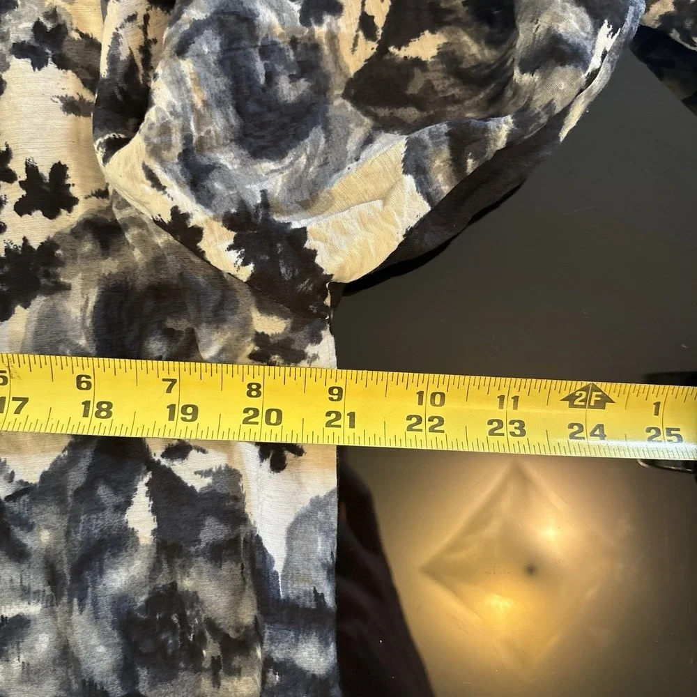 Habitat Women's Blouse Tunic M White Black Floral Rose‎ Lightweight Whimsigoth - Picture 5 of 6